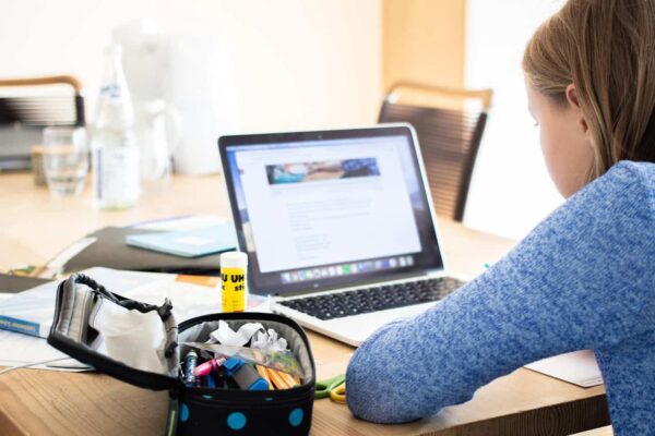 How Hybrid Learning and Online Schools Are Solving Online Tutoring Challenges
